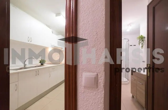 SE VENDE TOTALMENTE REFORMADO LISTO PARA ENTRAR A VIVIR O ALQUILAR — 20