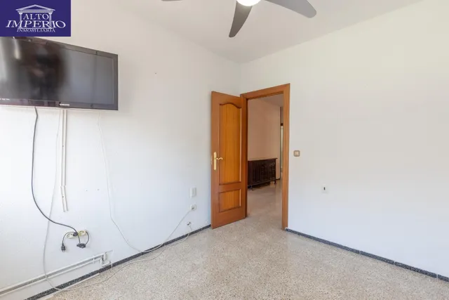 Estupendo piso  en la última planta en calle doctor azpitarte — 22