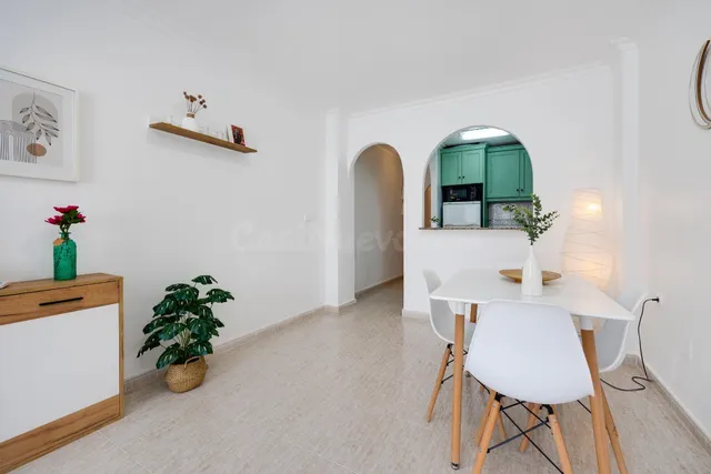 Ático de 2 dormitorios a tan solo 300 metros del mar - foto 3