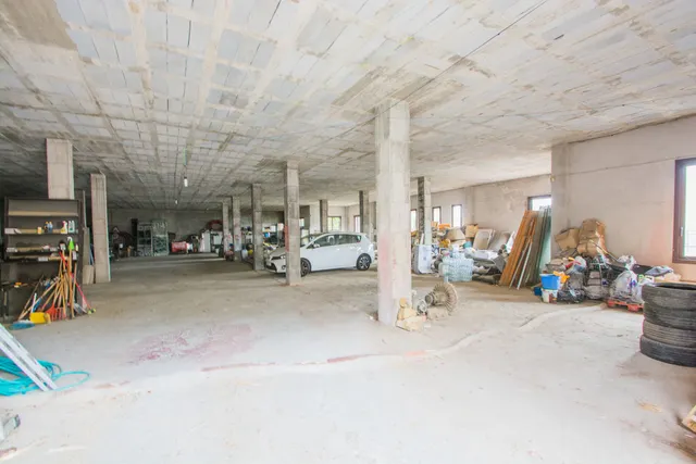 Local comercial 660m² en venta - Marbella