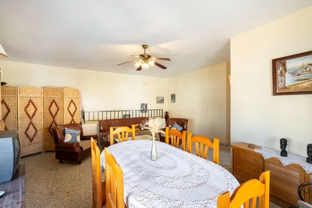 Se Vende Casa de Dos Plantas en Retamar Centro — 3