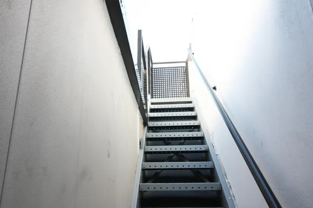 Vivienda en dos alturas con terraza privada y pérgola en Alaquàs — 27
