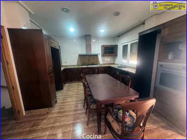 Amplia Casa en el Centro de Santomera - Oportunidad Única por €320,000 — 6