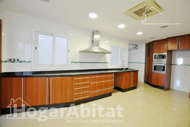 ¡GRAN OPORTUNIDAD! AMPLIO, BONITO Y EXTERIOR CON TERRAZA EN EL CENTRO — 12