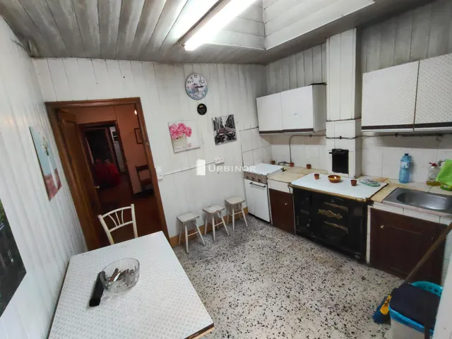 CASA de piedra, con patio cerrado. A 1 km. AYTO. ESGOS — 8