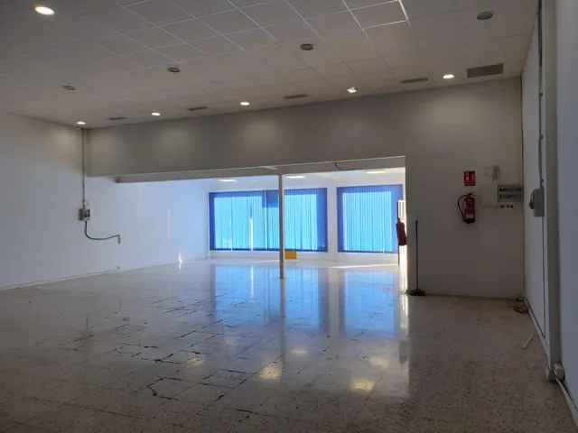 NAVE EN VENTA — 14