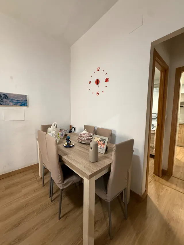 Piso de 2 dormitorios en eugenio gross – Málaga  230.000 € — 6