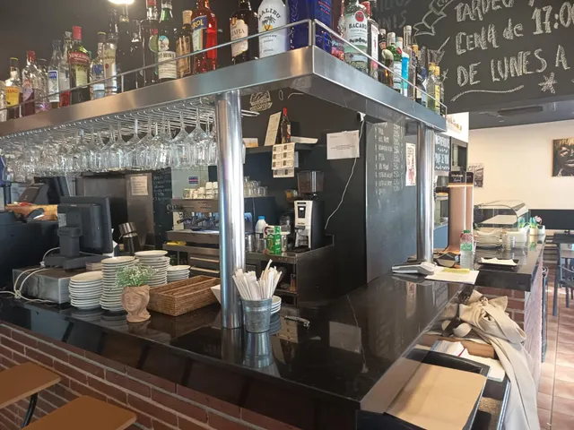 ¡TRASPASO DE RESTAURANTE EN VILADECANS! Negocio en funcionamiento con terraza soleada — 8