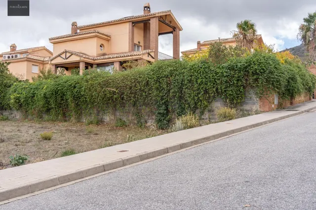 VENTA DE PARCELA EN LA URBANIZACIÓN CAÑADAS DEL PARQUE — 42