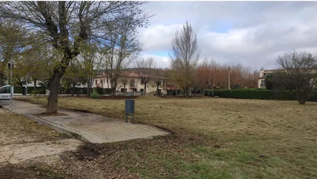 Terreno urbano 5200m² en venta - Área de Tona