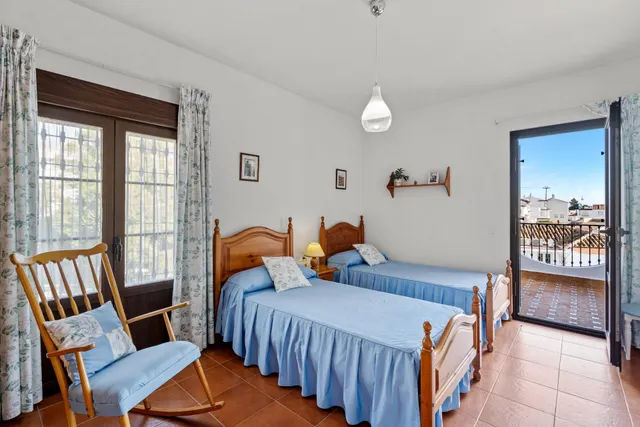 Villa Independiente de Estilo Andaluz en Arroyo de la Miel – Parcela de 813 m2 — 20