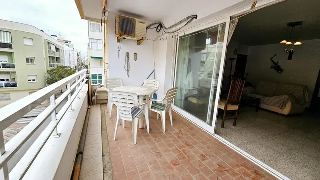 Magnifico piso en edificio en primera linea de playa en Estepona pueblo — 26