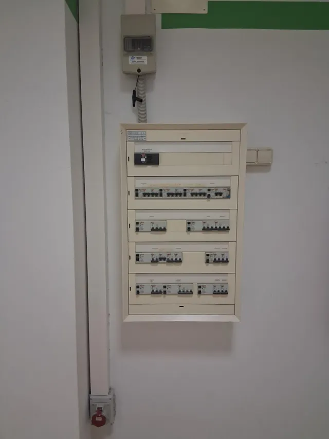 Local comercial impecable y versátil a pie de calle en Muro de Alcoy (Junto a Correos) — 9