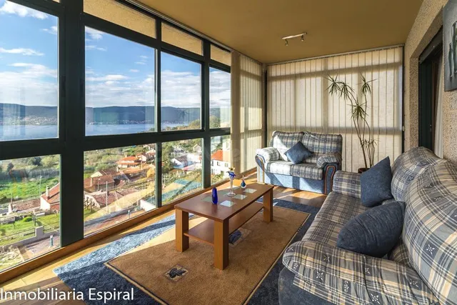 ¡Impresionante Chalet Familiar en Mogor, Marín! - foto 5