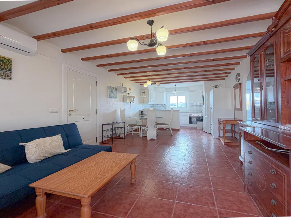 Fantastica vivienda en primera planta con gran terraza y vistas al mar