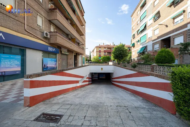 Plaza de garaje y trastero junto al Hospital de Traumatología — 4