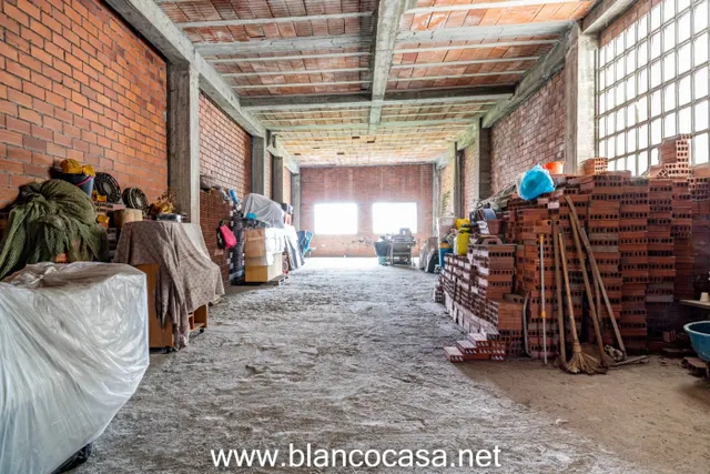 Local Comercial muy bien situado - foto 4