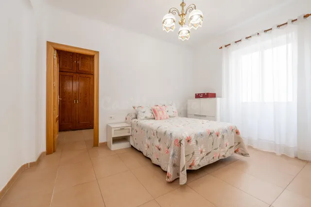 Piso de 87 m2 con 3 dormitorios en Pedro Antonio de Alarcón, junto a Recogidas — 2