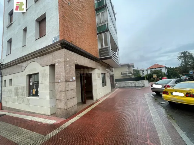 Oportunidad de mercado, local bonito y amplio. — 4