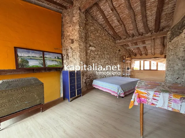 Amplia casa de pueblo en Alcalá - foto 3