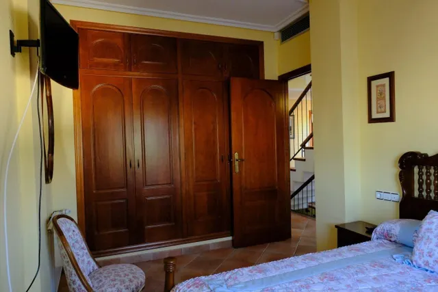 Finca de 9.480 m2. con Chalet de 495 m2. construidos en parcela de 1.000 m2. dentro de la finca. — 25