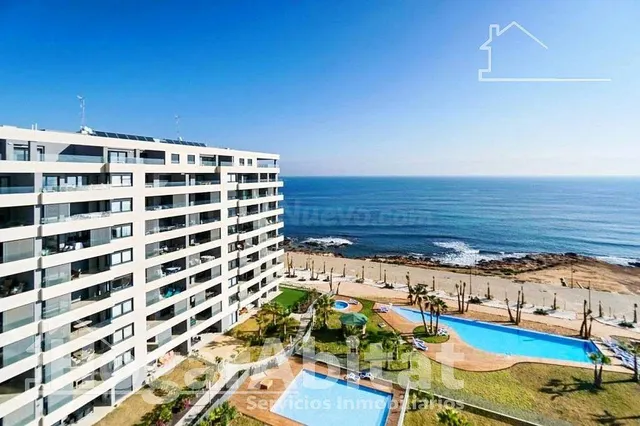 ¡frente al mar! espectacular reformado en residencial con piscina, garaje y ascensor — 4