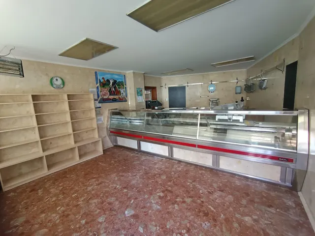 Alquiler de local preparado como carniceria — 5