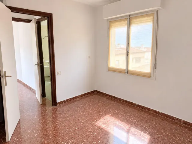 Piso Céntrico en La Senia para Reformar — 8