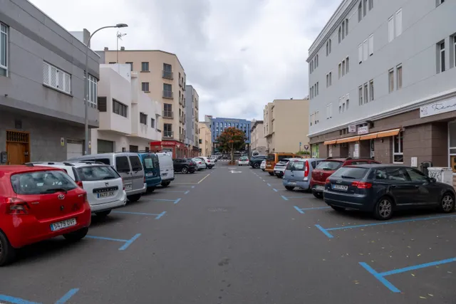Plaza de garaje en el centro de Arucas — 8