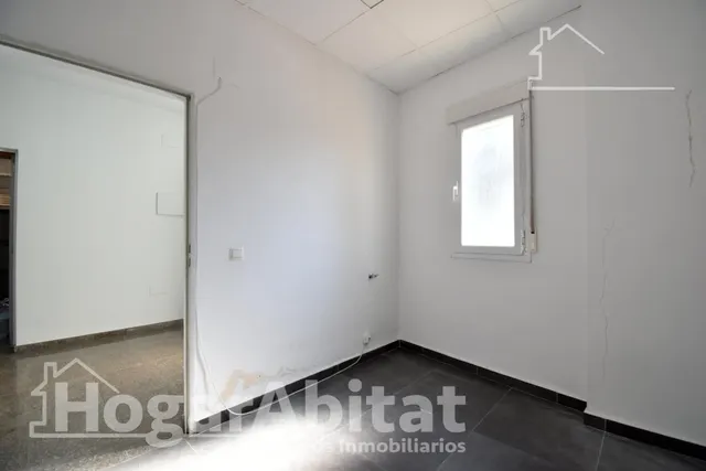 ¡GRAN OPORTUNIDAD! PAREADO REFORMADO, EXTERIOR CON TERRAZA Y ASCENSOR — 24