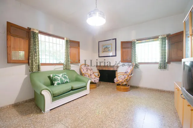 Ref. 04405.- EXCLUSIVA.- Chalet independiente con piscina en Urb. Camp Llíria. — 10