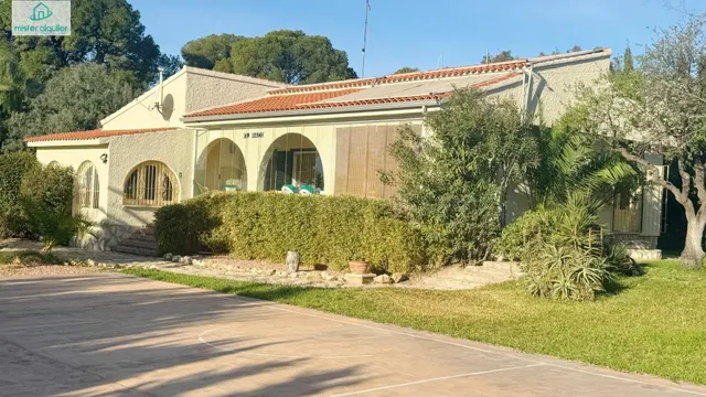 VIVIENDA EXCLUSIVA CON PISCINA, HUERTO Y PISTA PRIVADA DE BA - foto 3