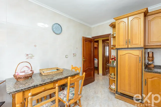 Piso de 3 habitaciones en Oviedo – cocina independiente y excelente potencial — 15
