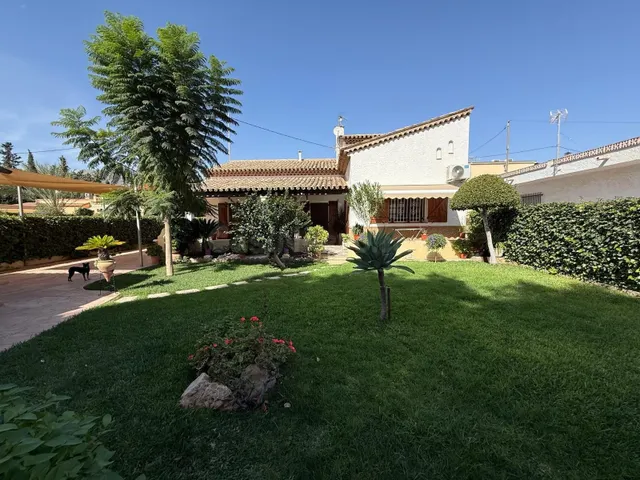 HERMOSO CHALET TRADICIONAL EN PARCELA MUY PRÓXIMO AL CASCO U - foto 3