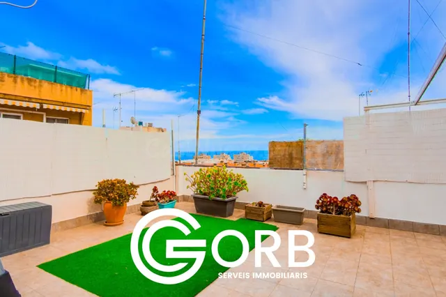 ¡PRIMER Y ÚLTIMO PISO CON TERRAZA Y DERECHO DE VUELO! - foto 3