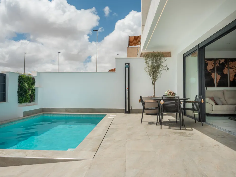 LLAVES EN MANO! VILLA  DE OBRA NUEVA COMPLETAMENTE AMUEBLADA EN SAN PEDRO DEL PINATAR, COSTA CALIDA