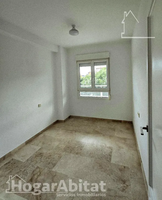 ¡Preciosas vistas al mar! Reformado en residencial con piscina y balcón — 15