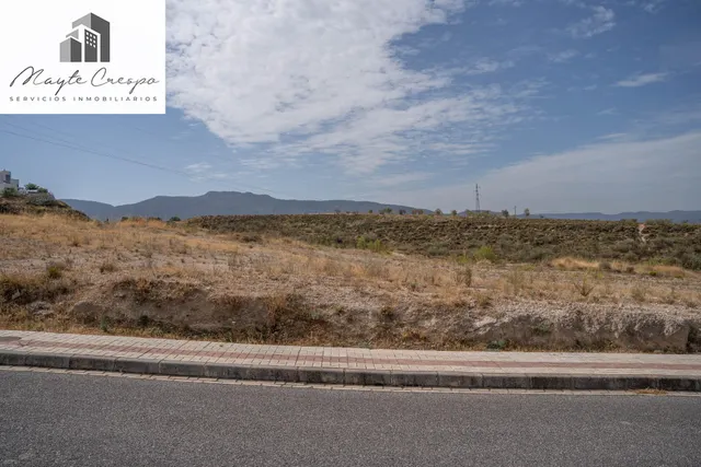 Terreno urbano de 750 m2 en Altos de La Zubia. Parcela 17, manzana M — 9
