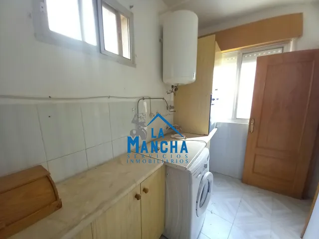 *95.000€* inmobiliaria la mancha vende preciosa casa de 3 habitaciones en el pueblo de Barrax ( Albacete ). — 34