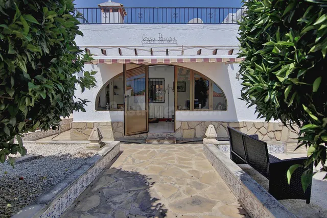 Villa de una sola planta en venta en Calpe - foto 3