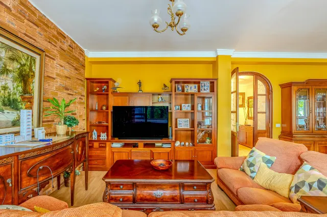 Amplia vivienda familiar en venta en tomás morales — 12