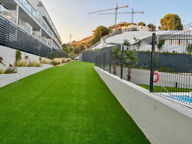 Moderno Apartamento en Fuengirola con Vistas y Amplias Zonas Comunes — 16