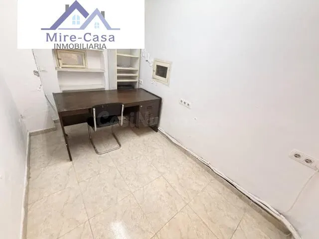 SE ALQUILA LOCAL COMERCIAL, NEGOCIO ANTERIOR TIENDA BISUTERÍA — 3