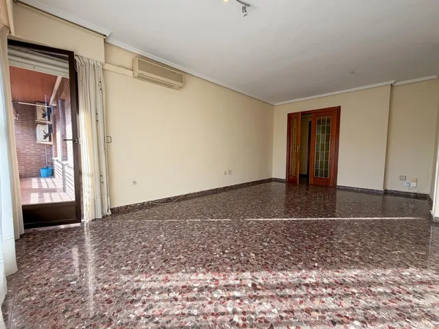 Piso de 4 habitaciones en alquiler en barrio Beteró — 6