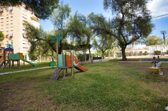 Vivienda de 4 dormitorios con terraza y urbanización en san blas — 27