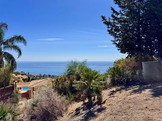 Chalet Independiente de Lujo en Benalmádena – Privacidad, Naturaleza y Vistas al Mar — 3