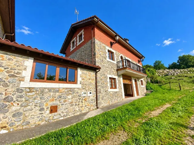 CONJUNTO DE DOS CASAS DE PIEDRA CON GRAN POTENCIAL EN PADIERNIGA (VOTO) — 29