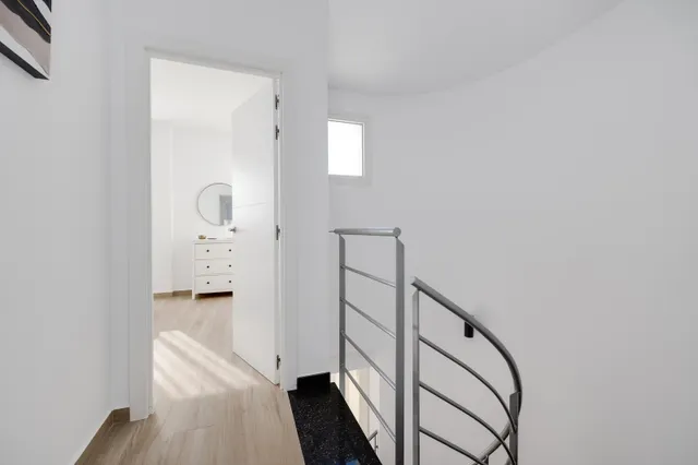 Villa moderna de 3 dormitorios con piscina privada en Aguas Nuevas, Torrevieja — 37