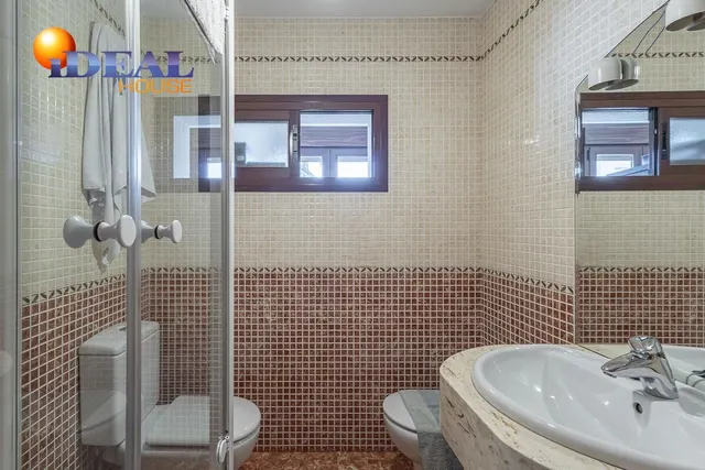 Chalet Exclusivo en Camino Bajo de Huétor — 24