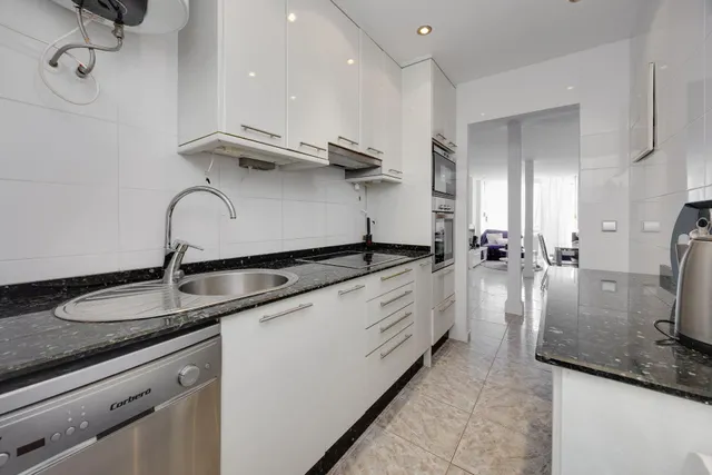 Apartamento de dos dormitorios, en primera línea, con fantásticas vistas al mar — 16
